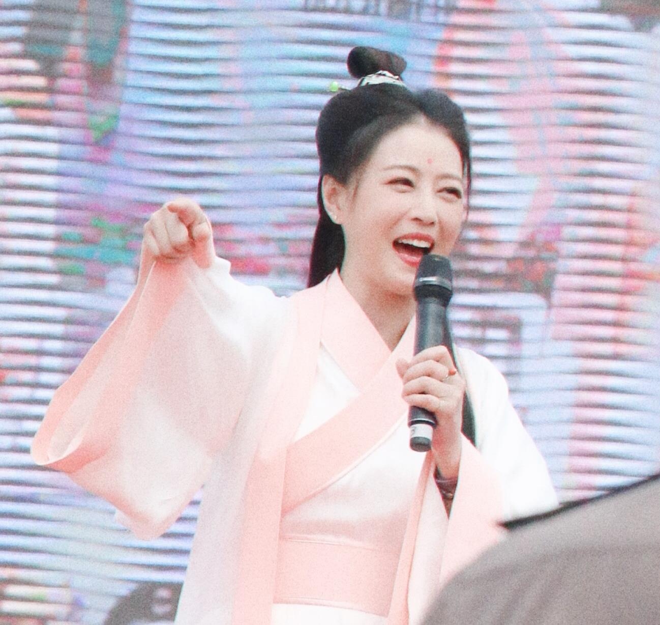 chau hai my Y Thien Do Long ky anh 9