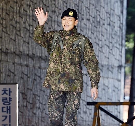 Ji Chang Wook xuat ngu anh 1