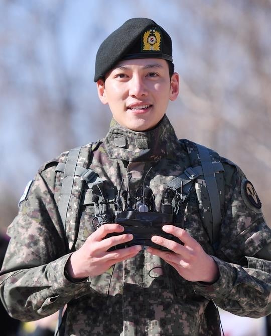 Ji Chang Wook xuat ngu anh 4