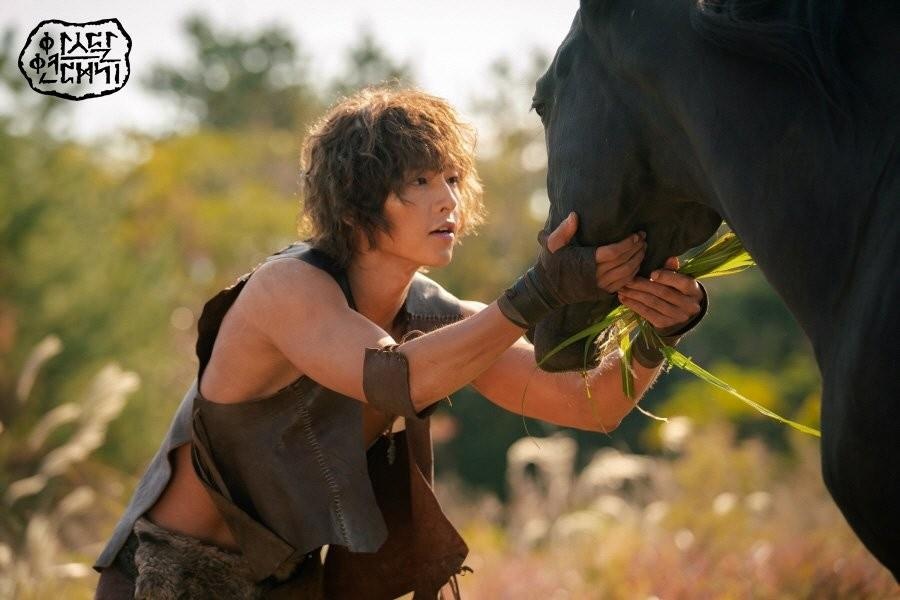 Teaser cua bom tan co trang 'Arthdal Chronicles' hinh anh