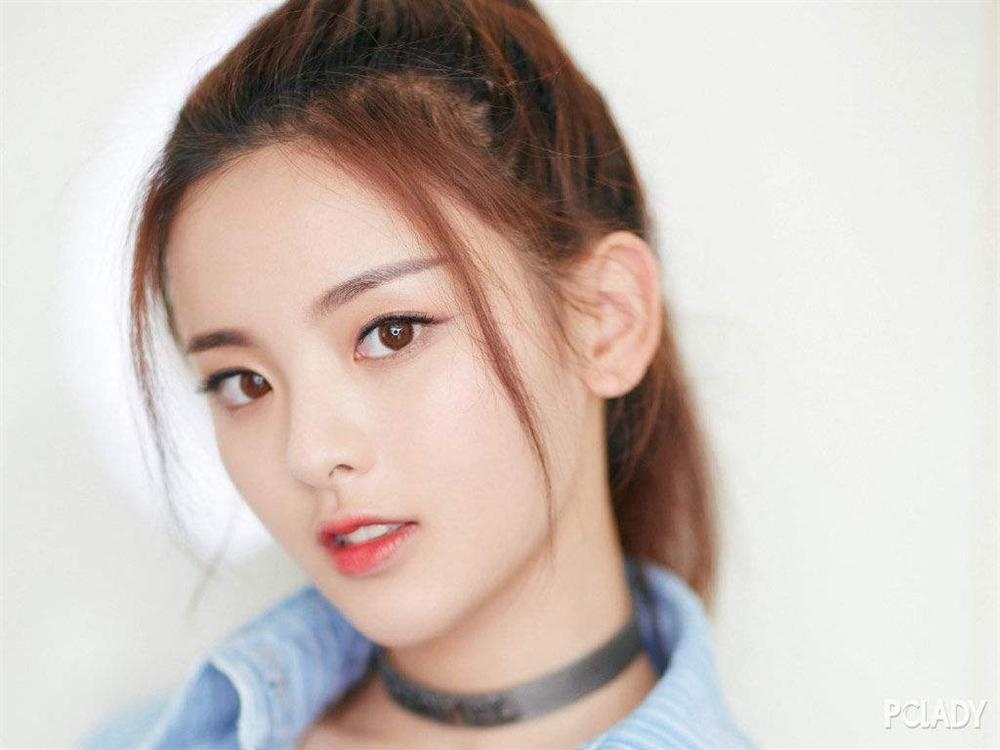 My nhan dep nhat Trung Quoc lo anh xau xi truoc khi noi tieng hinh anh