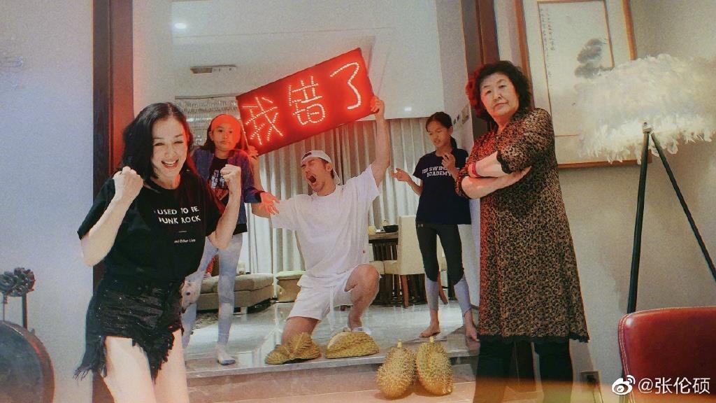 Chung Le De va chong tre anh 4