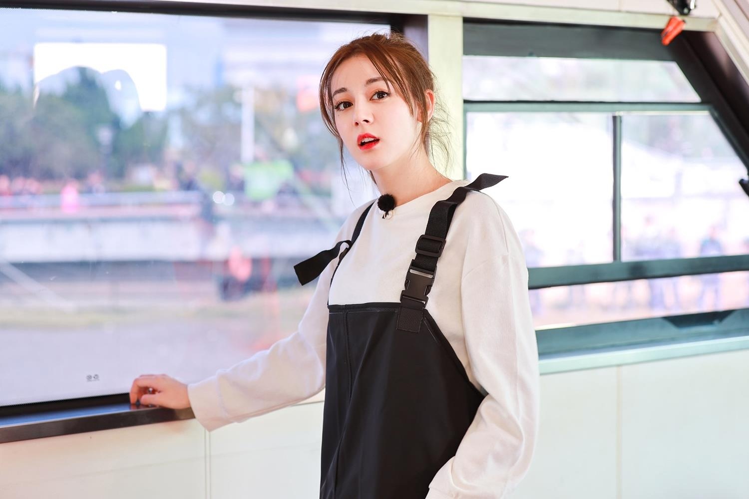 Dich Le Nhiet Ba tham gia Thu thach cuc han anh 7