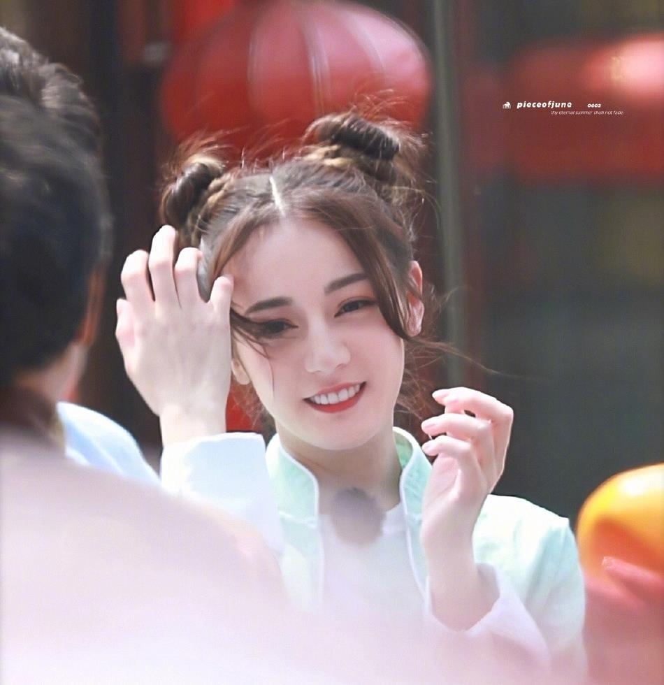 Dich Le Nhiet Ba tham gia Thu thach cuc han anh 2