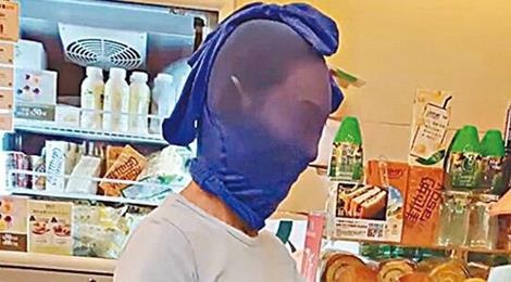 Mung phim thanh cong, anh hau Hong Kong doi tat chan ra duong hinh anh