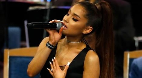 Ariana Grande tiep tuc hoan show vi ly do suc khoe hinh anh