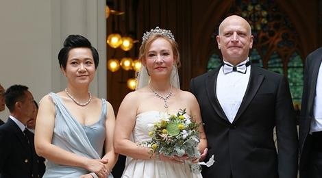 Vo chong 'Tieu Long Nu' goc Viet tu thien toan bo tai san hinh anh