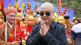 Thay tro 'Duong Tang' bi khan gia bao vay tai su kien hinh anh