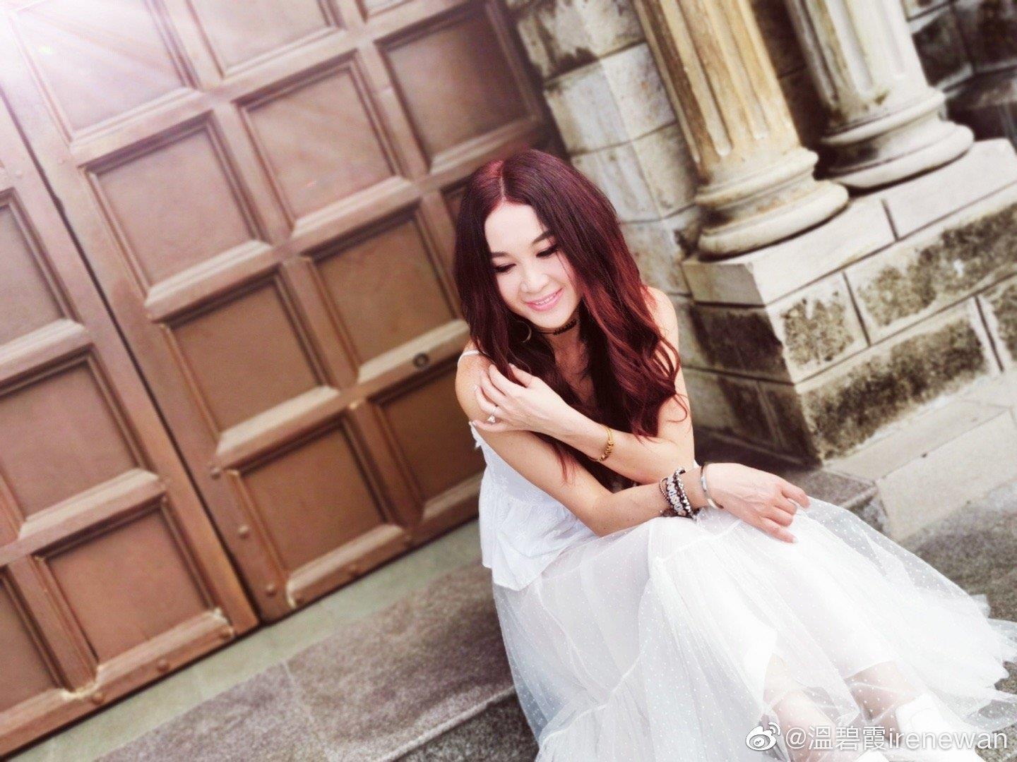 On Bich Ha sang Viet Nam anh 4