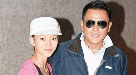 Sao nam TVB bi vo cam sung, phai nuoi con mot minh hinh anh