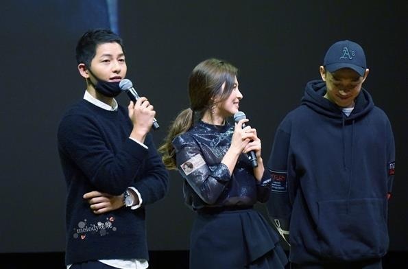 Song Hye Kyo ly hon anh 7