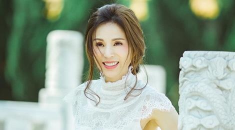 'Tieu Long Nu' Ly Nhuoc Dong khoc ke bi dao dien ga tinh hinh anh