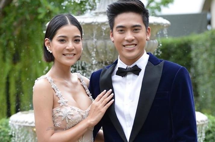 My nu 'Tinh yeu khong co loi, loi o ban than' goi cam trong ngay cuoi hinh anh