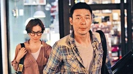 Hua Chi An bi fan Trinh Tu Van mang chui khi den dem nhac cua vo hinh anh