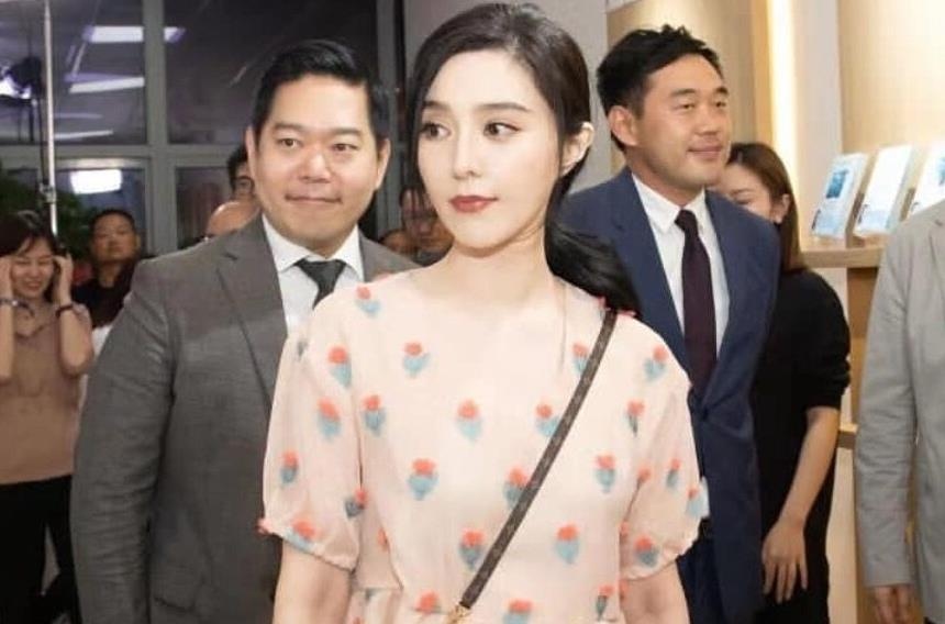 Pham Bang Bang gay tranh cai khi mac vay re tien du su kien hinh anh