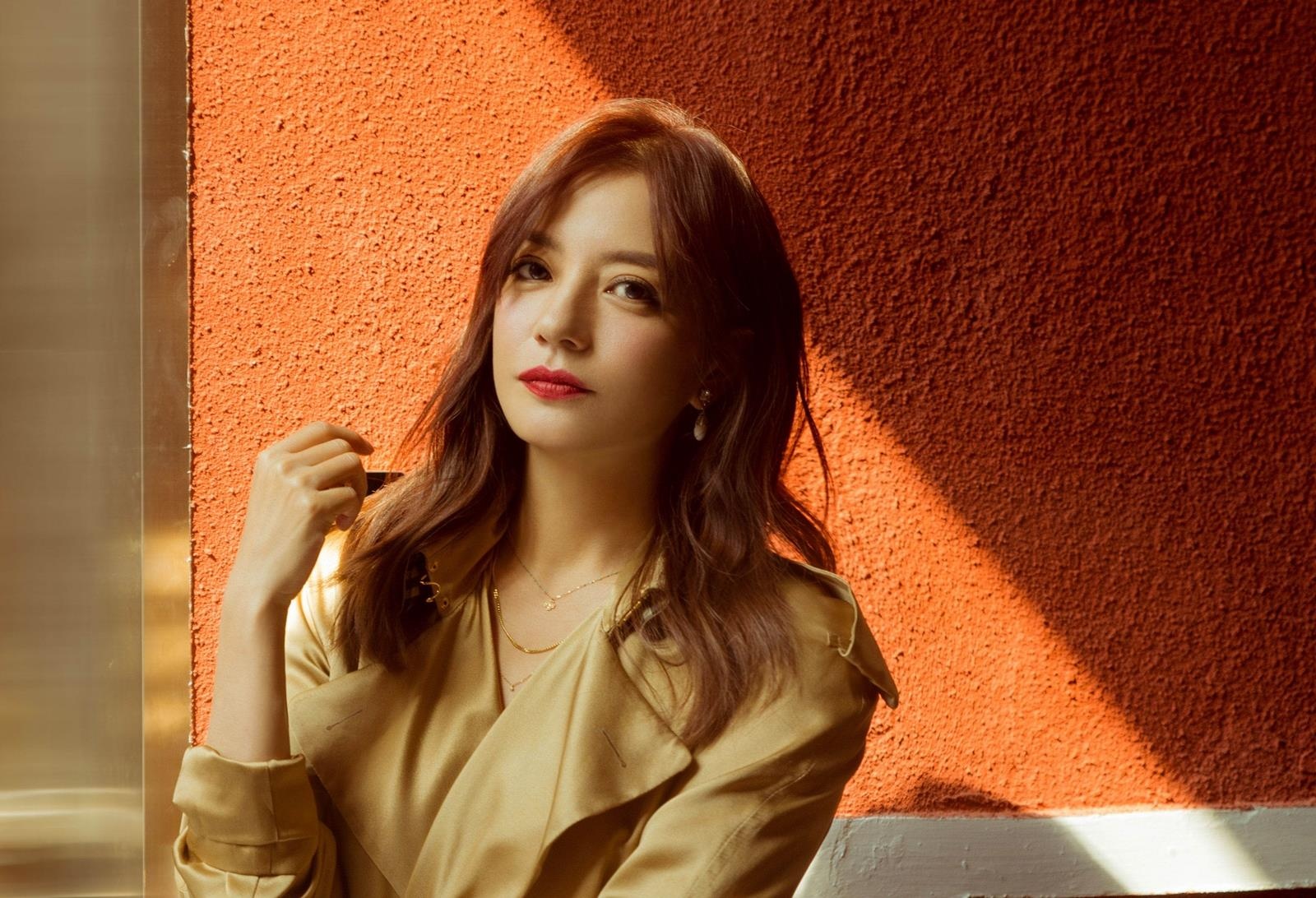 Trieu Vy gia nua anh 2