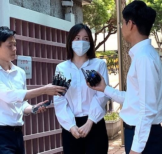 Hwang Hana duoc tha anh 1