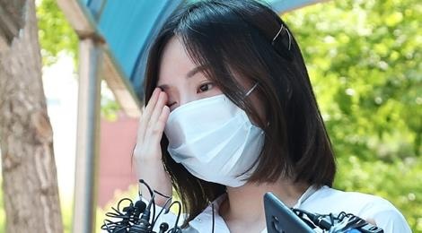 Hon the cu Park Yoo Chun cui dau xin loi sau khi duoc tha hinh anh