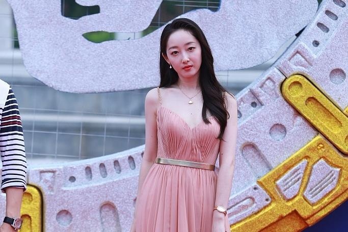 Luu Diec Phi Thanh Long anh 9