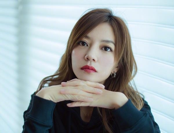 Trieu Vy lao dao vi kien tung, phai boi thuong cho 60 nguoi hinh anh