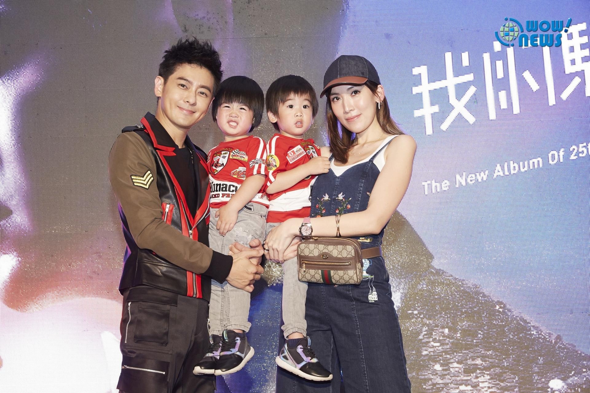 Lam Chi Dinh va vo anh 7