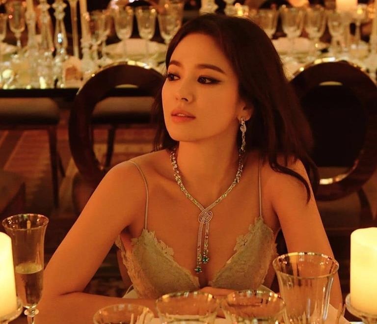 Song Hye Kyo ly hon anh 1