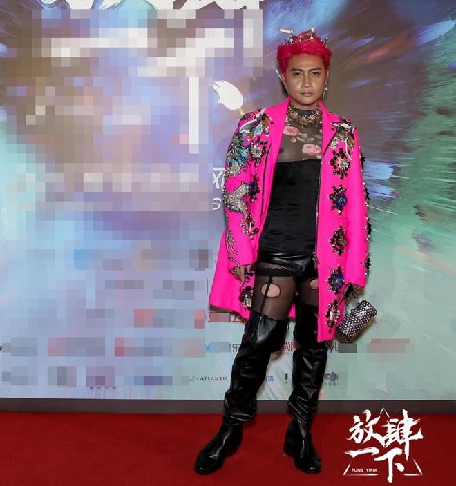 Tran Chi Bang mac phan cam anh 1