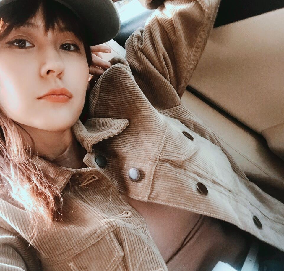 Nhiet Y Trat mac phan cam o san bay anh 13