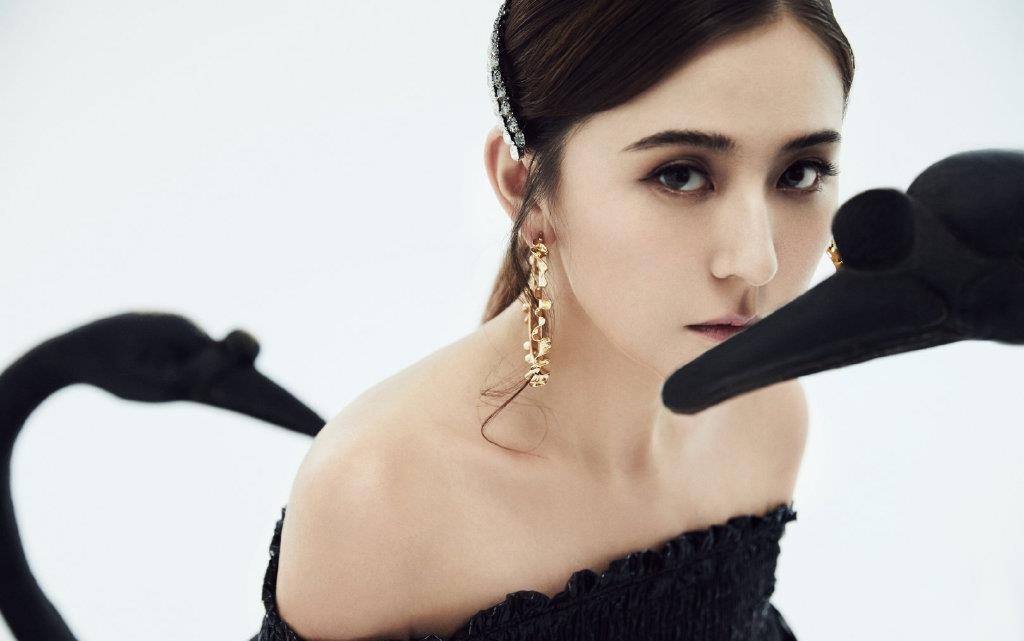 Nhiet Y Trat mac phan cam o san bay anh 11