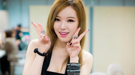 Nhung nguoi dep Han Quoc tung me man 'center quoc dan' Kang Daniel hinh anh