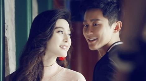 Nghi van Ly Than va Pham Bang Bang hen ho di xem kich hinh anh