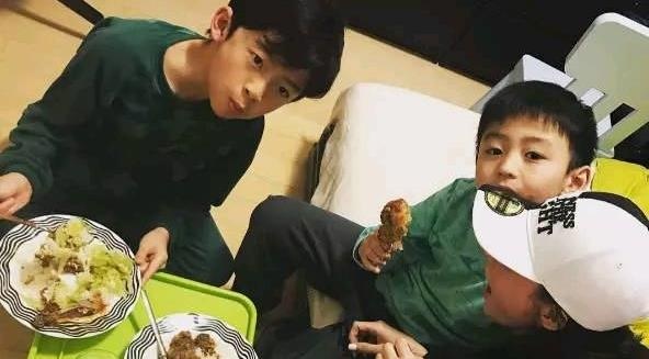 Con trai Truong Ba Chi 12 tuoi da cao hon me hinh anh