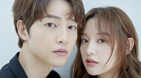 Song Joong Ki ne dung ben 'nguoi tinh tin don' trong bo anh moi hinh anh