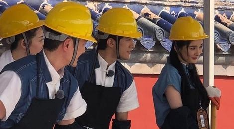 Phung Thieu Phong binh than quay show sau on ao phan boi Trieu Le Dinh hinh anh