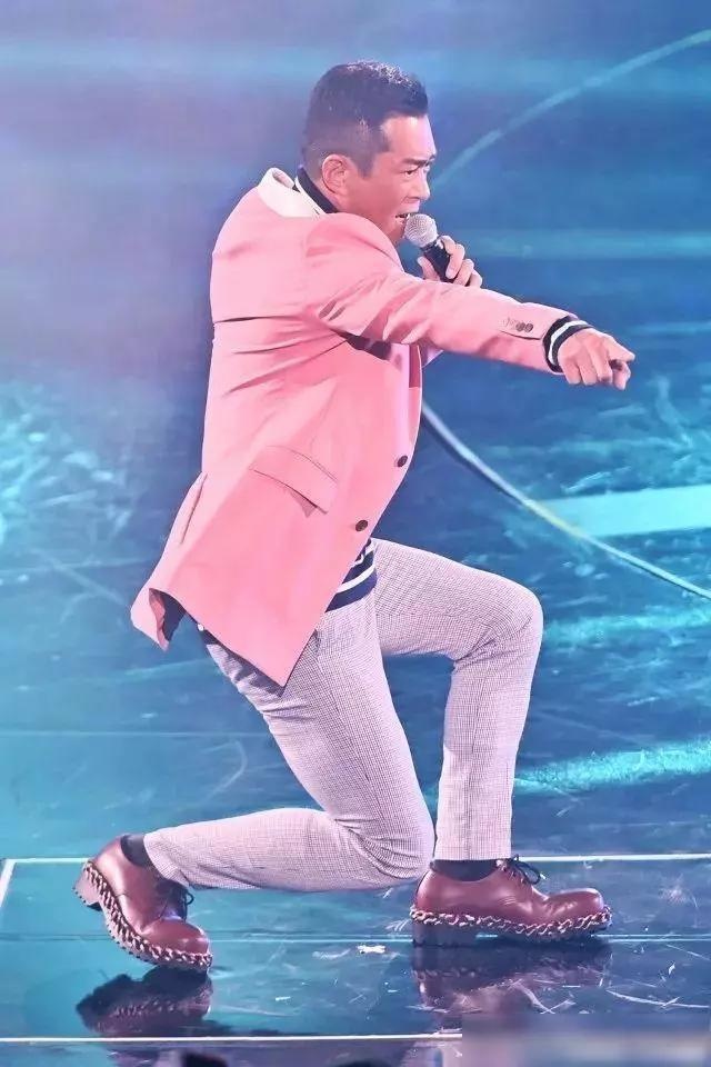 Co Thien Lac nhay dieu vai than linh anh 2