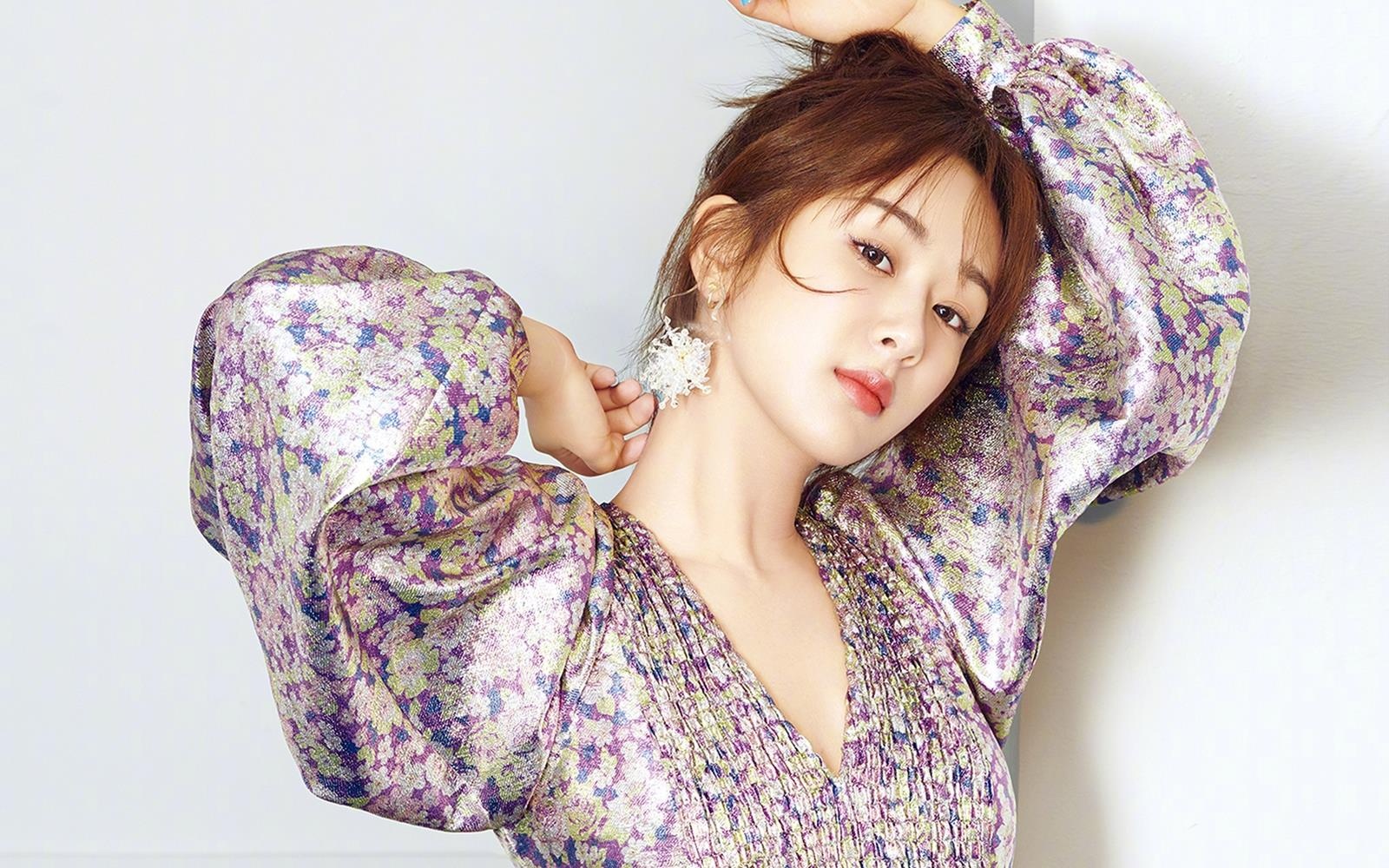 Duong Tu ca muc ham mat anh 1