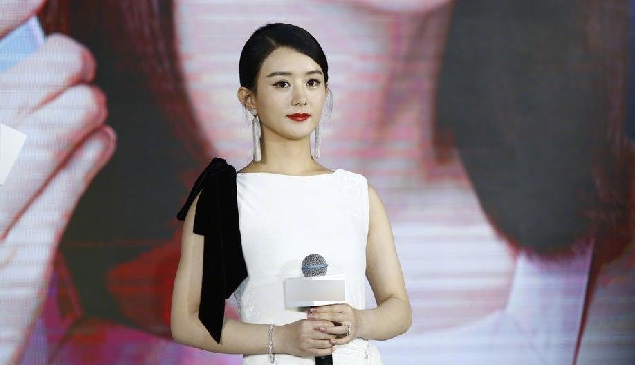 Trieu Le Dinh xuat hien sau khi sinh con anh 6