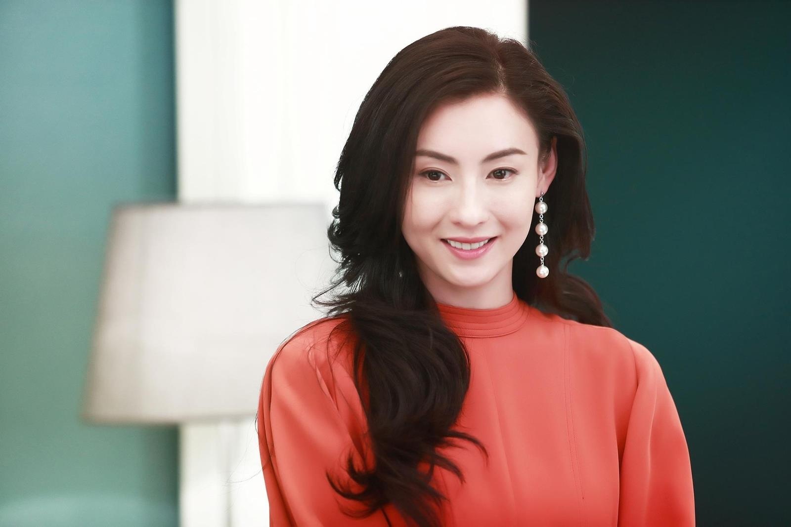 Dan sao Hoa ngu suyt danh mat su nghiep vi tham gia show giai tri hinh anh