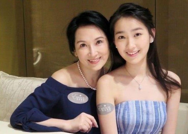 Sao nu Bao Thanh Thien ly hon anh 3