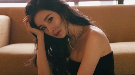 Duong Mich tao dang quyen ru trong bo anh moi hinh anh