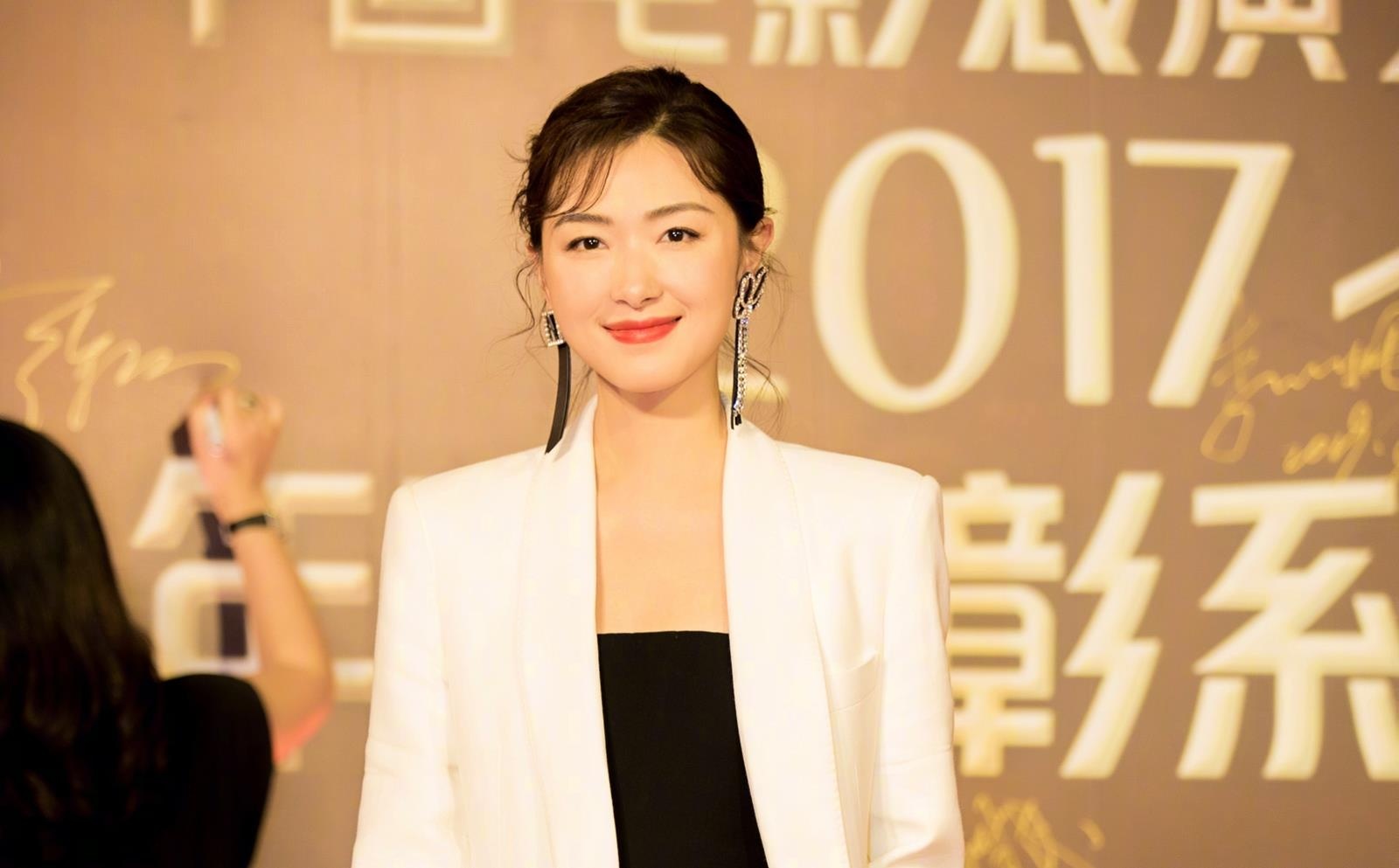 Dich Le Nhiet Ba anh 13