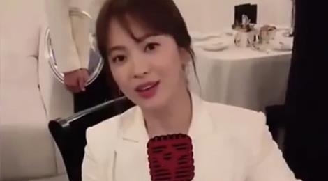 Song Hye Kyo ban ron tai nuoc ngoai sau khi ly hon Song Joong Ki hinh anh