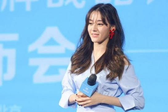 Dich Le Nhiet Ba bi che gay go va tieu tuy o su kien hinh anh