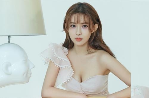 Nu dien vien 'Anh hung xa dieu' lo anh hen ho hinh anh