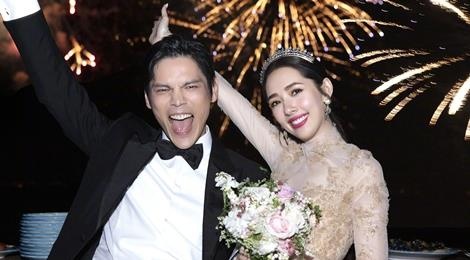 Quach Bich Dinh va Huong Ta om eo tinh tu tren duong pho hinh anh