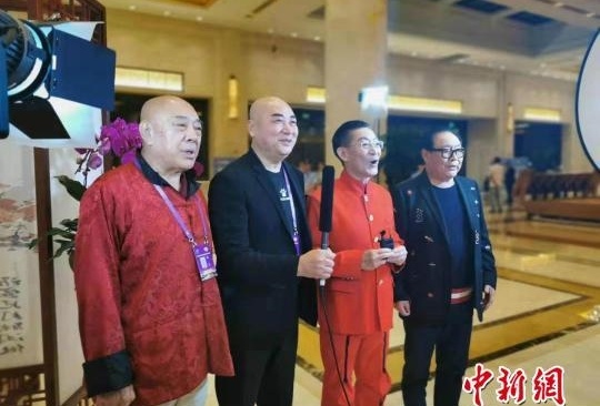 Tay du ky Luc Tieu Linh Dong anh 2