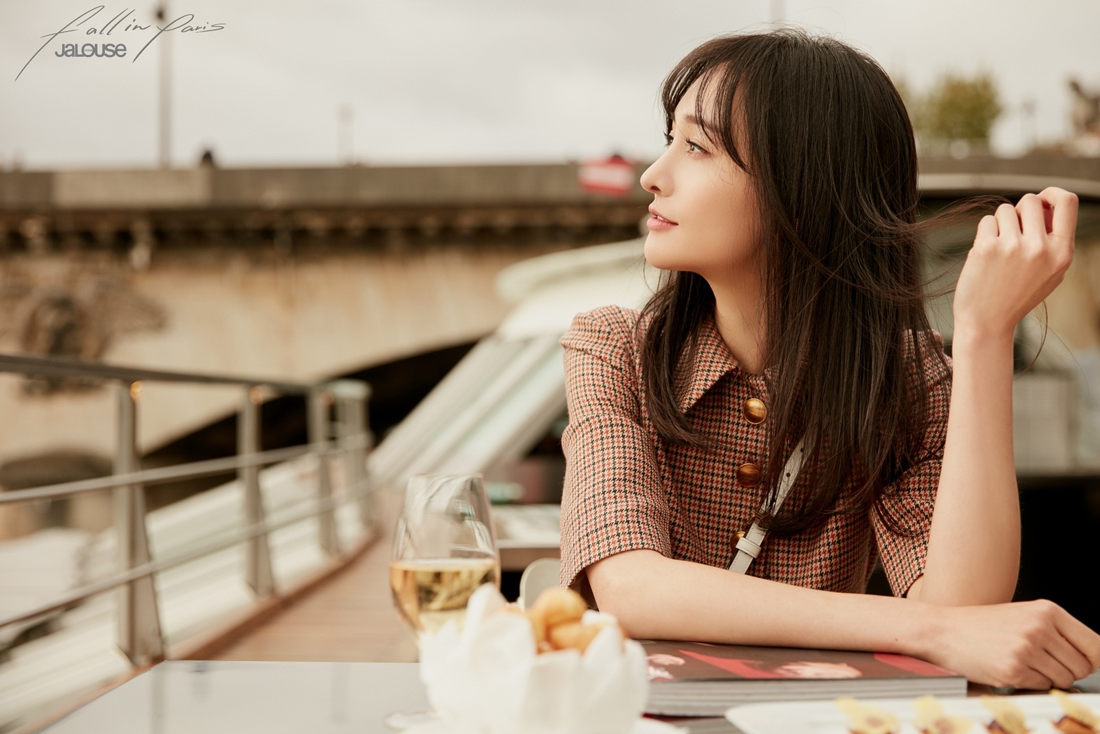 Phu Sat Hoang hau Tan Lam anh 6