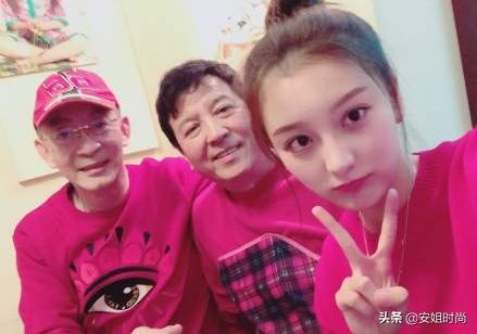 con gai Luc Tieu Linh Dong anh 7