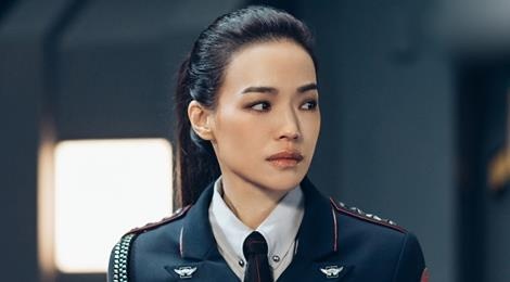 Thu Ky va dan sao 'Tru tien' bi de cu giai dien anh do nhat hinh anh