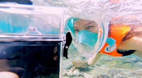 Man cau hon duoi nuoc cua tai tu ‘Vuon sao bang’ hinh anh